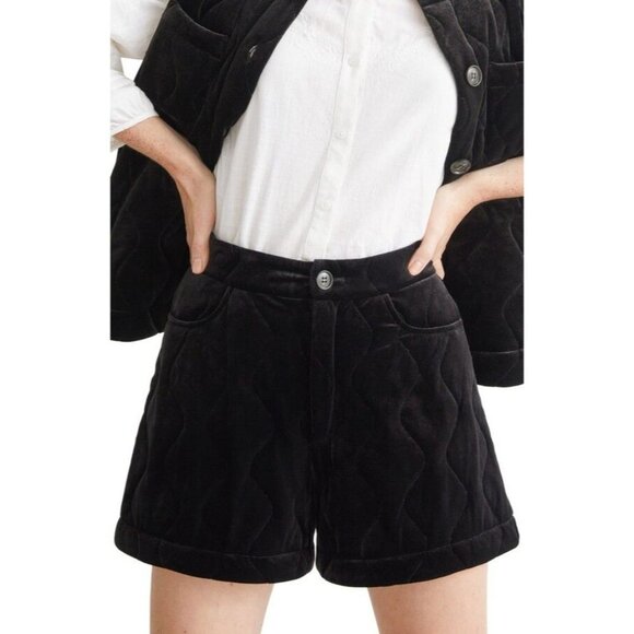 NWT & Other‎ Stories Black Quilted Velvet High Rise Shorts in Black Size 6 - Picture 1 of 12